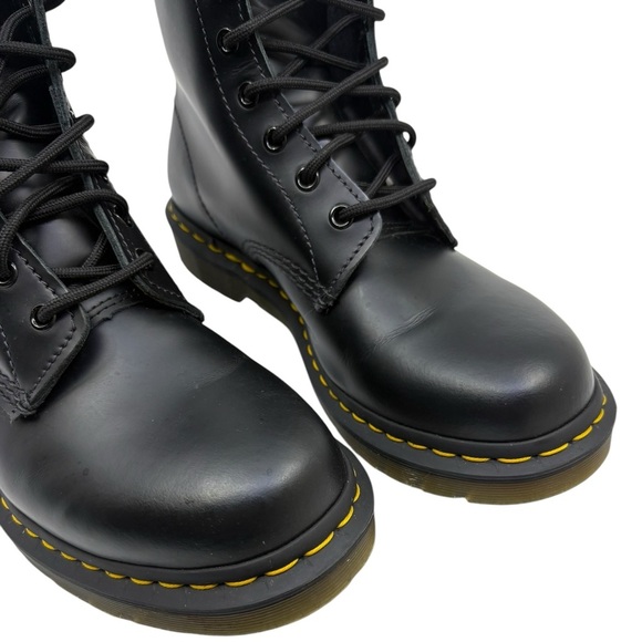 Like new! Dr. Martens 1460 smooth leather combat boots size 11 W/10 m - Picture 4 of 10